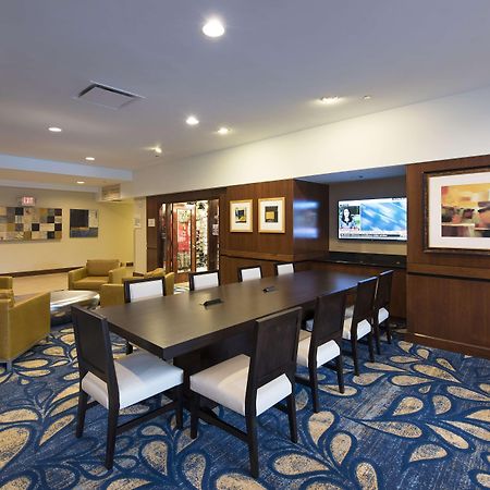 Doubletree By Hilton Hotel Tampa Airport-Westshore Екстер'єр фото